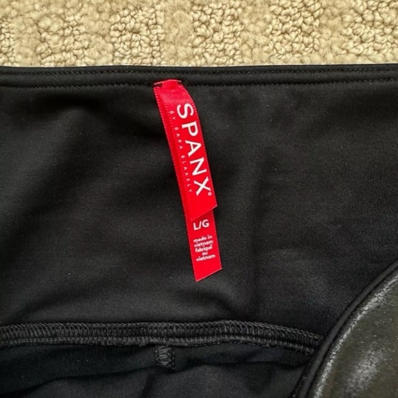 SPANX women’s black faux leather leggings leggings pants size large 10 12 - Picture 6 of 6